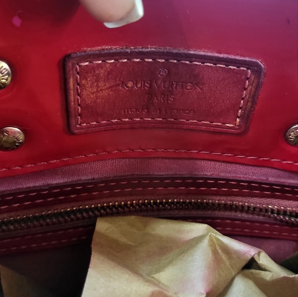(2) authentic Louis Vuitton Vernis Purses! - Picture 11 of 16